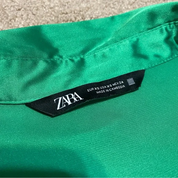 {Zara} Green Satin Style Oversized Button Down Blouse ~ Size XS - Picture 6 of 16